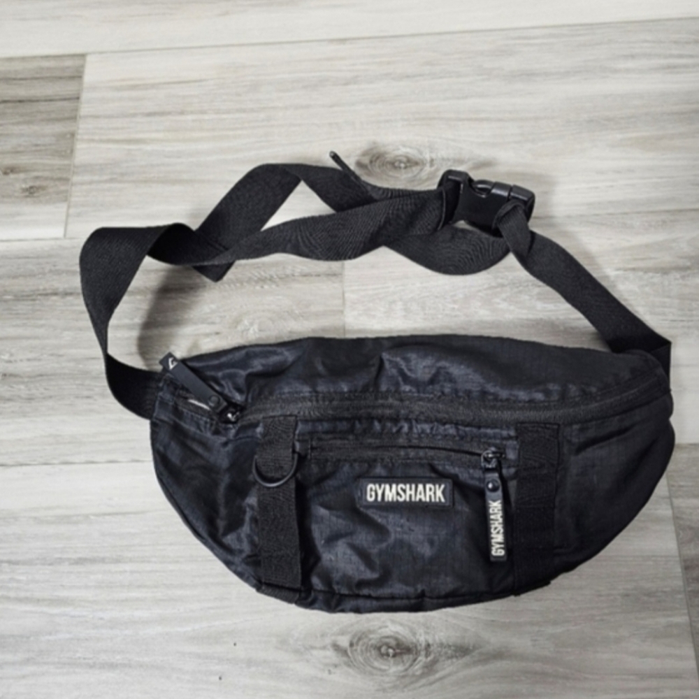 Gymshark Black Men’s Waist Bag